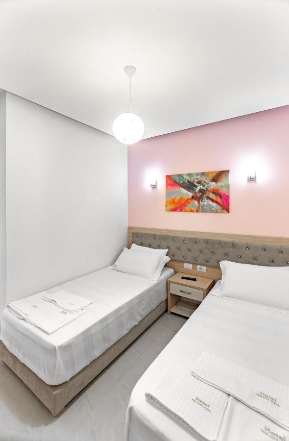 The City Gate Hotel Sarandë Eksteriør bilde