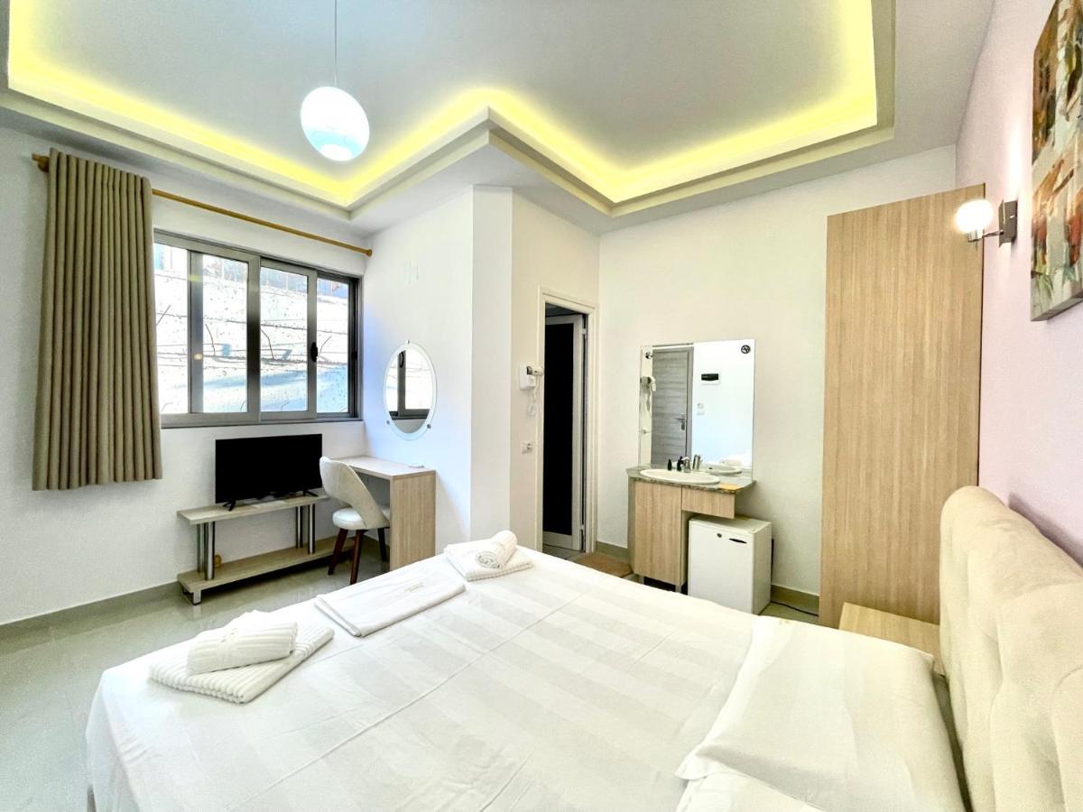 The City Gate Hotel Sarandë Eksteriør bilde