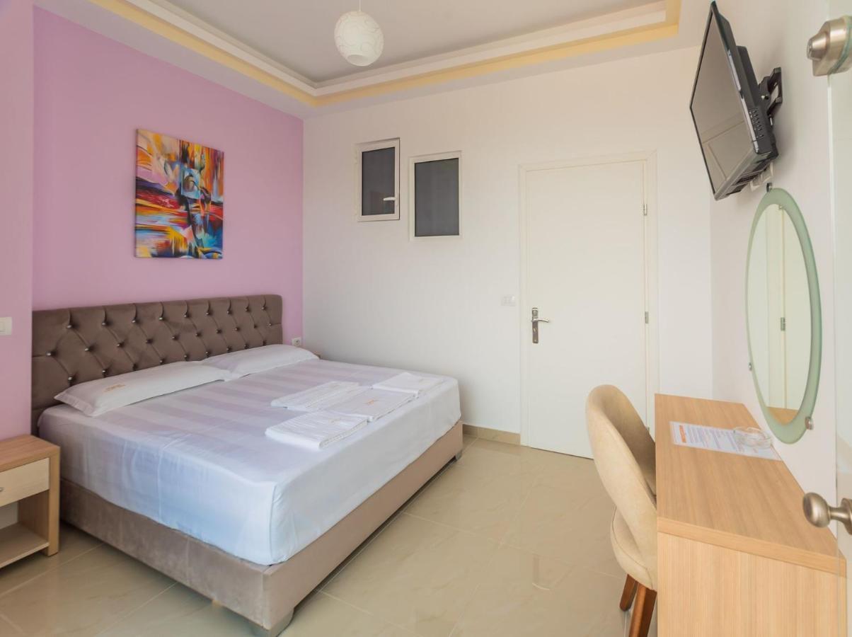 The City Gate Hotel Sarandë Eksteriør bilde